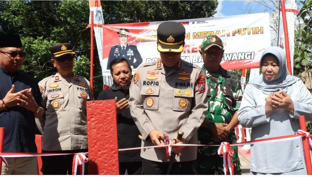 DULU RUSAK, KINI JADI HARAPAN” POLRESTA BANYUWANGI RESMIKAN JEMBATAN MERAH PUTIH PRESISI UNTUK WARGA WATUKEBO